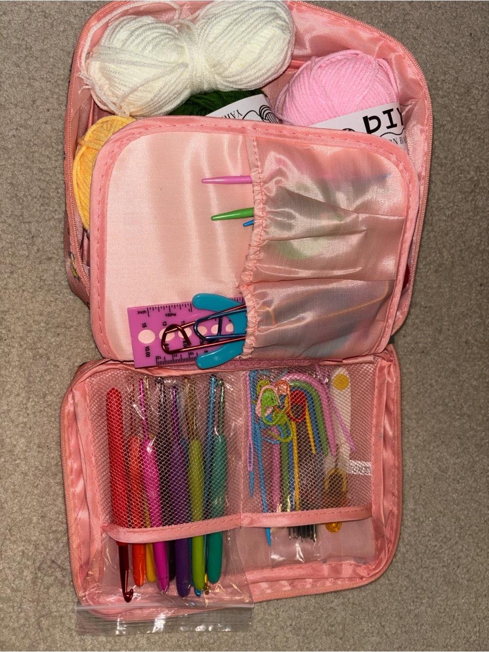 BEGINNER CROCHET SET! COMES WITH EVERYTHING YOU NEED!